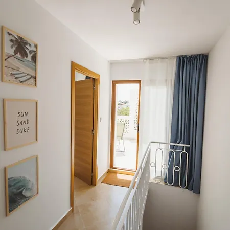 Cozy Townhouse With Private Pool And Seaview Holiday home *